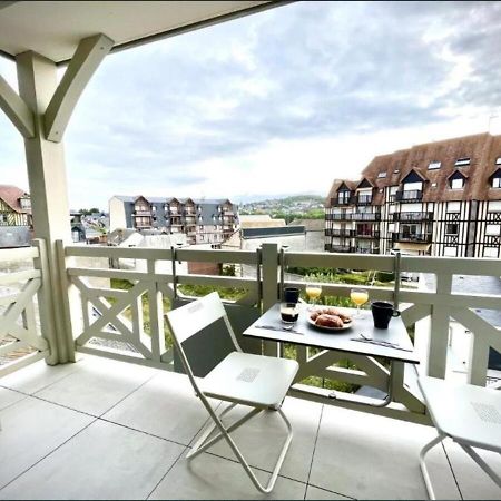 Sejour Authentique - Balcon, Parking & Wifi Ultra-Rapide Apartman Deauville Kültér fotó